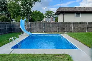 9536 Walnut Dr, Munster, IN 46321 - Photo 3