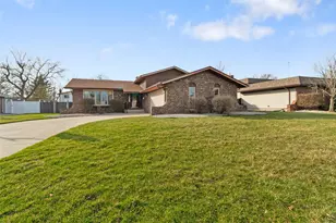 9536 Walnut Dr, Munster, IN 46321 - Photo 27