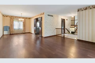 9536 Walnut Drive, Munster, IN 46321 - Photo 5