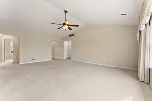 901 Veterans Ln, Crown Point, IN 46307 - Photo 9