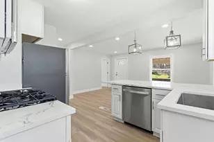 2485 Swanson Rd, Portage, IN 46368 - Photo 7