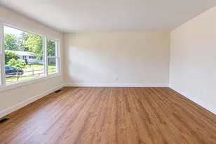 414 Holly Rd, Michigan City, IN 46360 - Photo 9