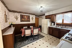 1810 W 95th Ct, Crown Point, IN 46307 - Photo 7