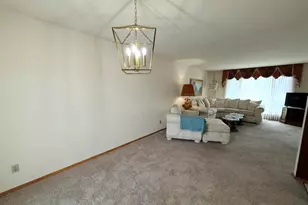 1810 W 95th Ct, Crown Point, IN 46307 - Photo 5