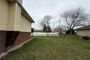 1810 W 95th Ct, Crown Point, IN 46307 - Photo 33