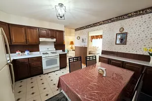 1810 W 95th Ct, Crown Point, IN 46307 - Photo 11