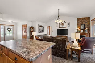 300 W 126th Pl, Crown Point, IN 46307 - Photo 7