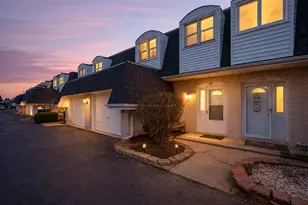 617 Wellington Dr, Dyer, IN 46311 - Photo 1