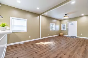 1047 Arizona St, Gary, IN 46403 - Photo 7