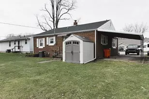 341 W Main St, Winamac, IN 46996 - Photo 3