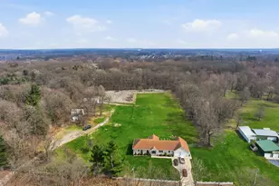 1251 N Mineral Springs Rd, Westchester Township, IN 46304 - Photo 11