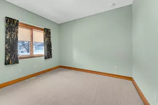 2425 Dickinson Rd, Chesterton, IN 46304 - Photo 15