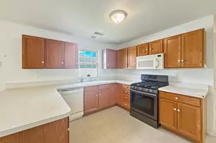 2962 Liberty Dr, Crown Point, IN 46307 - Photo 5