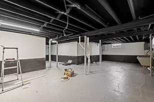 2600 W 59th Pl, Merrillville, IN 46410 - Photo 25