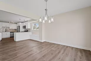 2600 W 59th Pl, Merrillville, IN 46410 - Photo 5