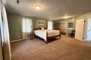 827 Eason Ct, La Porte, IN 46350 - Photo 9