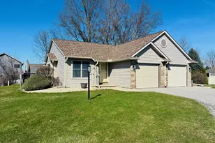 3612 Creekside Dr, Valparaiso, IN 46383 - Photo 1