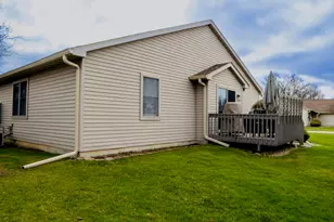 3612 Creekside Dr, Valparaiso, IN 46383 - Photo 5