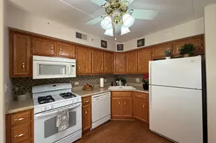 908 Swan Dr, Dyer, IN 46311 - Photo 9