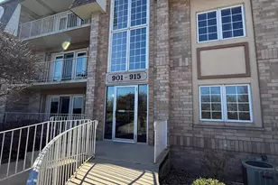 908 Swan Dr, Dyer, IN 46311 - Photo 3