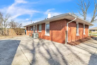 555 W Pine Street, Griffith, IN 46319 - Photo 17