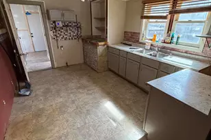 3569 Maryland St, Gary, IN 46409 - Photo 5