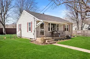 113 Burnside Ct, Michigan City, IN 46360 - Photo 3