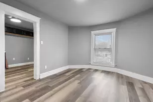 565 Jackson St, Gary, IN 46402 - Photo 7