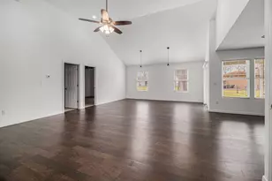 2352 Four Seasons Pkwy, Crown Point, IN 46307 - Photo 9