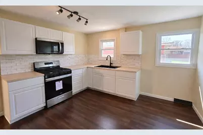 5768 Roosevelt Place, Merrillville, IN 46410 - Photo 5