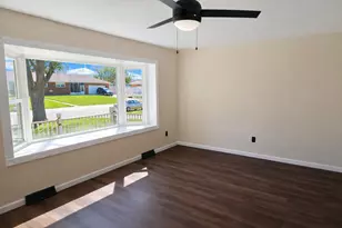 5768 Roosevelt Pl, Merrillville, IN 46410 - Photo 3