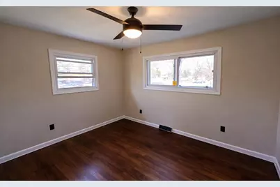 5768 Roosevelt Place, Merrillville, IN 46410 - Photo 5