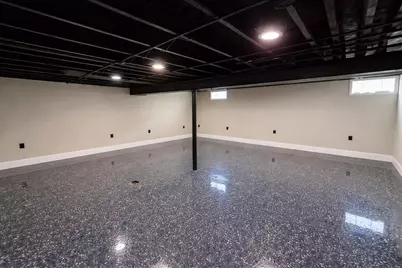 5768 Roosevelt Place, Merrillville, IN 46410 - Photo 9