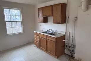 516 W 13th St, La Porte, IN 46350 - Photo 5