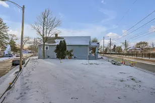 817 E 11th St, Michigan City, IN 46360 - Photo 5