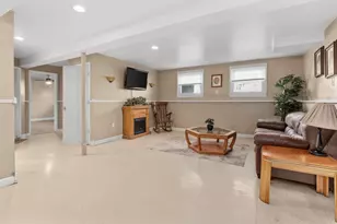 7511 Idaho Ave, Hammond, IN 46323 - Photo 9