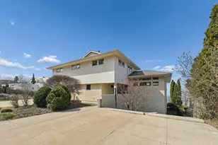2940 Lake Shore Dr, Long Beach, IN 46360 - Photo 5