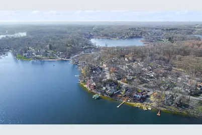 1210 Edgewater Beach Road, Valparaiso, IN 46383 - Photo 9