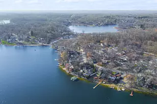 1210 Edgewater Beach Rd, Valparaiso, IN 46383 - Photo 9