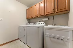 6458 Grosbeak Ct, Hobart, IN 46342 - Photo 29