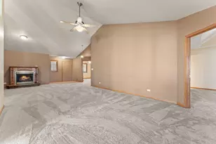 6458 Grosbeak Ct, Hobart, IN 46342 - Photo 7