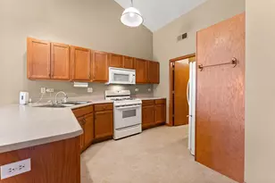 6458 Grosbeak Ct, Hobart, IN 46342 - Photo 13