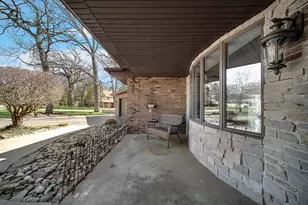 9894 W Oakridge Dr, Saint John, IN 46373 - Photo 3