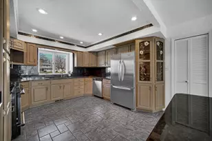 9894 W Oakridge Dr, Saint John, IN 46373 - Photo 7