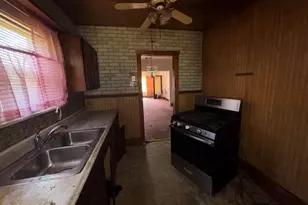 128 W 41st Ave, Gary, IN 46408 - Photo 7