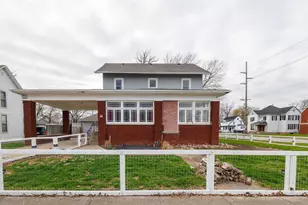 102 S Newton St, Goodland, IN 47948 - Photo 1