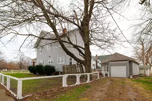 102 S Newton St, Goodland, IN 47948 - Photo 3