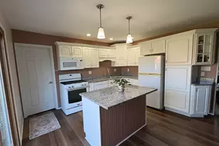 2201 Milford Ct, Valparaiso, IN 46383 - Photo 9