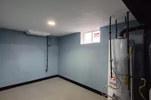 908 E 45th Ave, Gary, IN 46409 - Photo 17