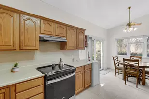 317 Azalea Dr, Hobart, IN 46342 - Photo 5